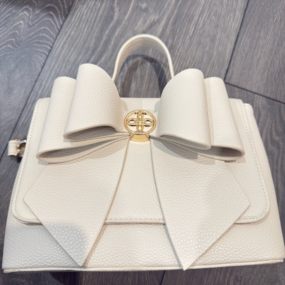 Elegant Cream Bow Handbag
